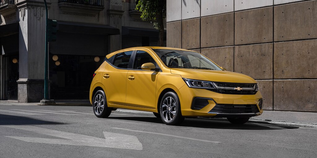 Nuevo Chevrolet Aveo HB 2024 con espejos laterales con ajuste eléctrico, luz direccional