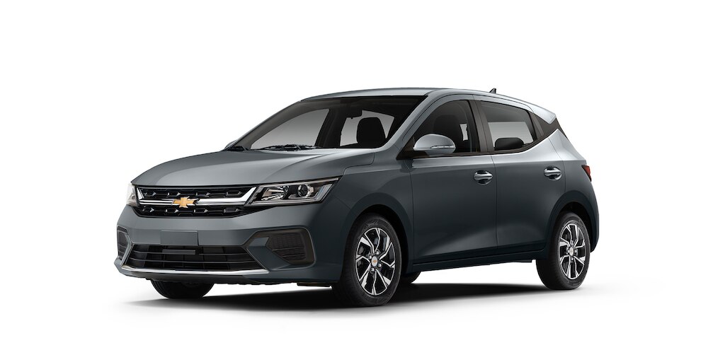 Nuevo sedán Chevrolet Aveo Hatchback 2024 en color gris