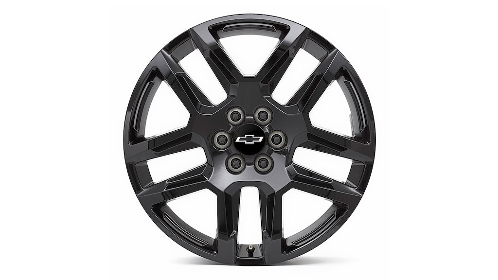 Estiliza el diseño exterior de tu Chevrolet Blazer 2024 con el rin de aluminio de 20 pulgadas con 5 brazos en negro