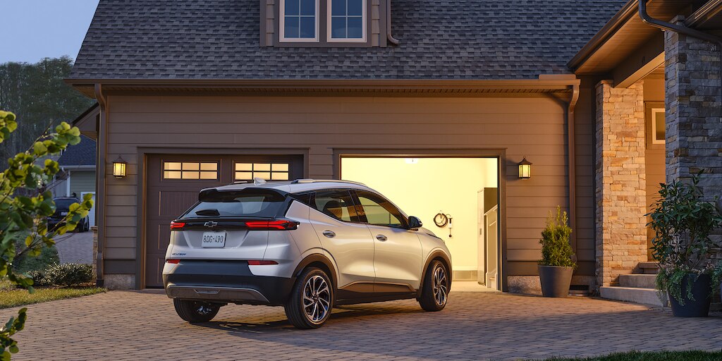 Nueva SUV eléctrica, Bolt EUV con doble puerto de 120V y de 240V