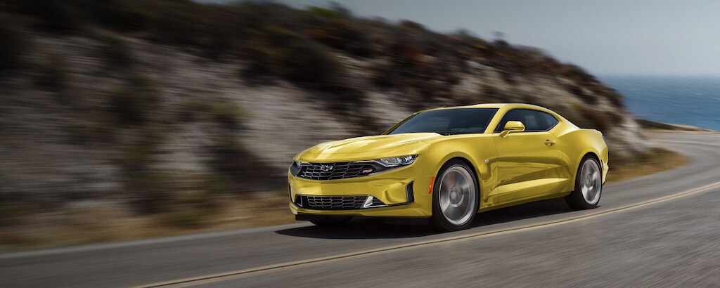 Chevrolet Camaro Coupé 2024, auto deportivo con motor supercargado de 6.2L V8 y 455 HP