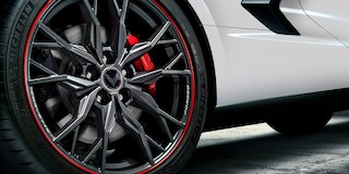 Corvette Stingray 2025, carro deportivo de lujo - vista llantas y rines